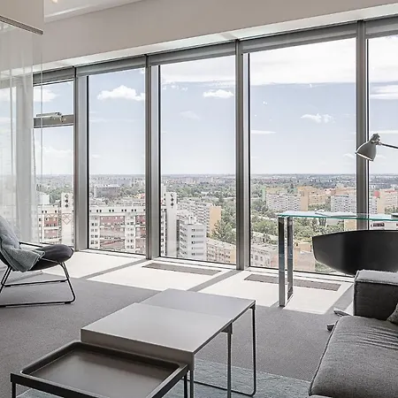 Rentplanet - Sky Tower Apartment *