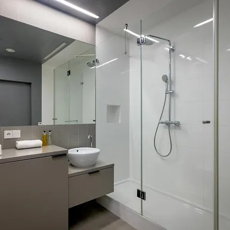 Rentplanet - Sky Tower