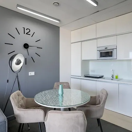 Apartment Rentplanet - Sky Tower Wroclaw