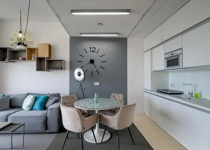 Apartman Rentplanet - Sky Tower Wrocław